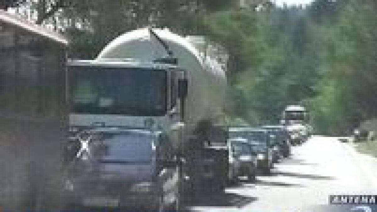 DN 1. Trafic paralizat în zona Sinaia - Buşteni <font color=red>(VIDEO)</font>