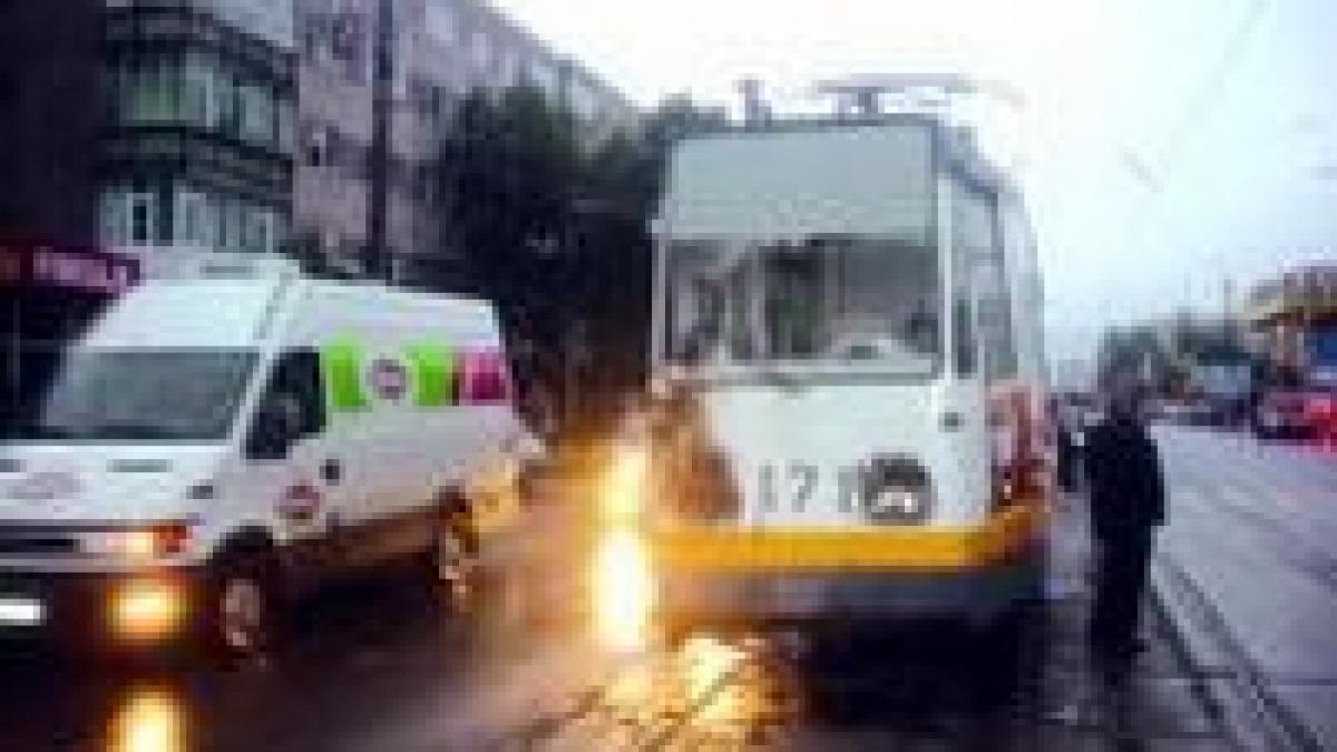 Un tramvai a luat foc în Capitală