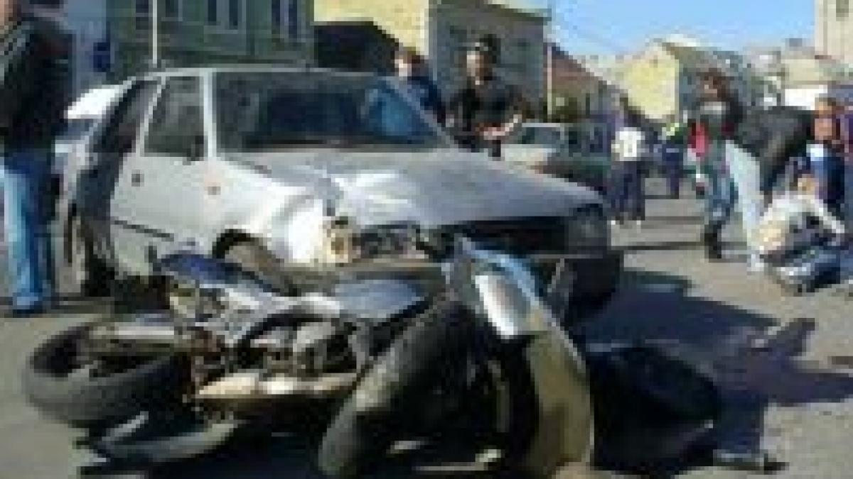 Accident rutier în Constanţa. Trei persoane au fost grav rănite