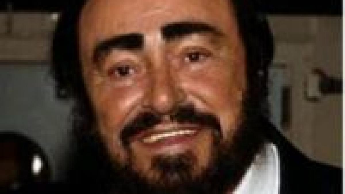 Luciano Pavarotti a fost externat <font color=red>(VIDEO)</font>