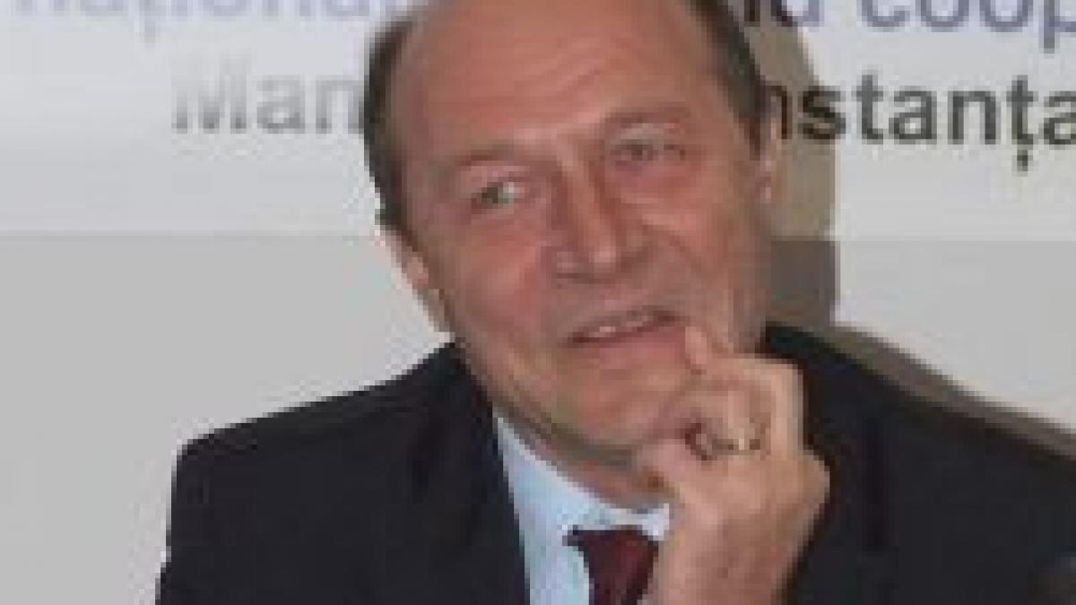 Băsescu a ajuns la 32% din opţiunile de vot 