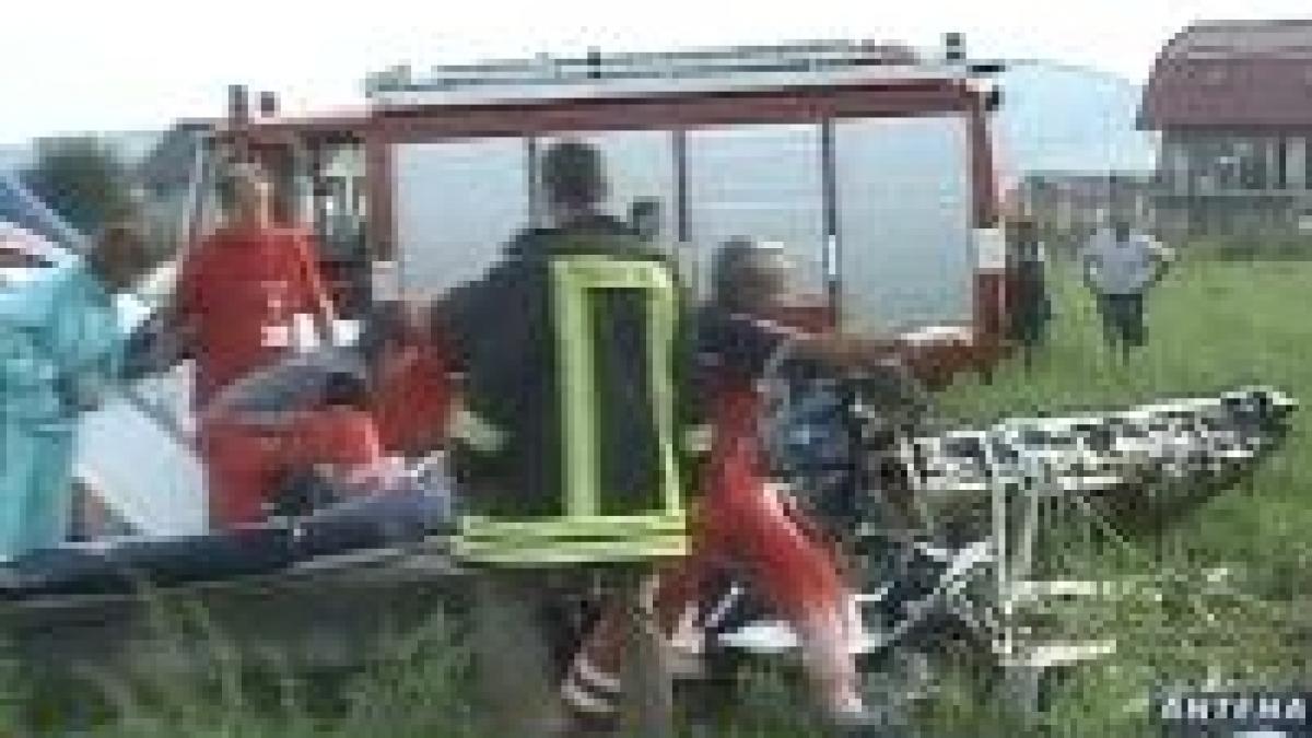 Doi morţi într-un accident aviatic la Braşov <font color=red>(VIDEO)</font>