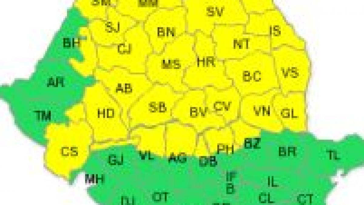 Avertizare de ploi şi inundaţii în 29 de judeţe