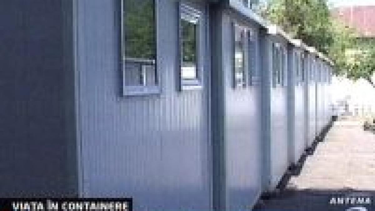 Sinistraţii din Tecuci îşi vor petrece iarna în containere <font color=red>(VIDEO)</font>