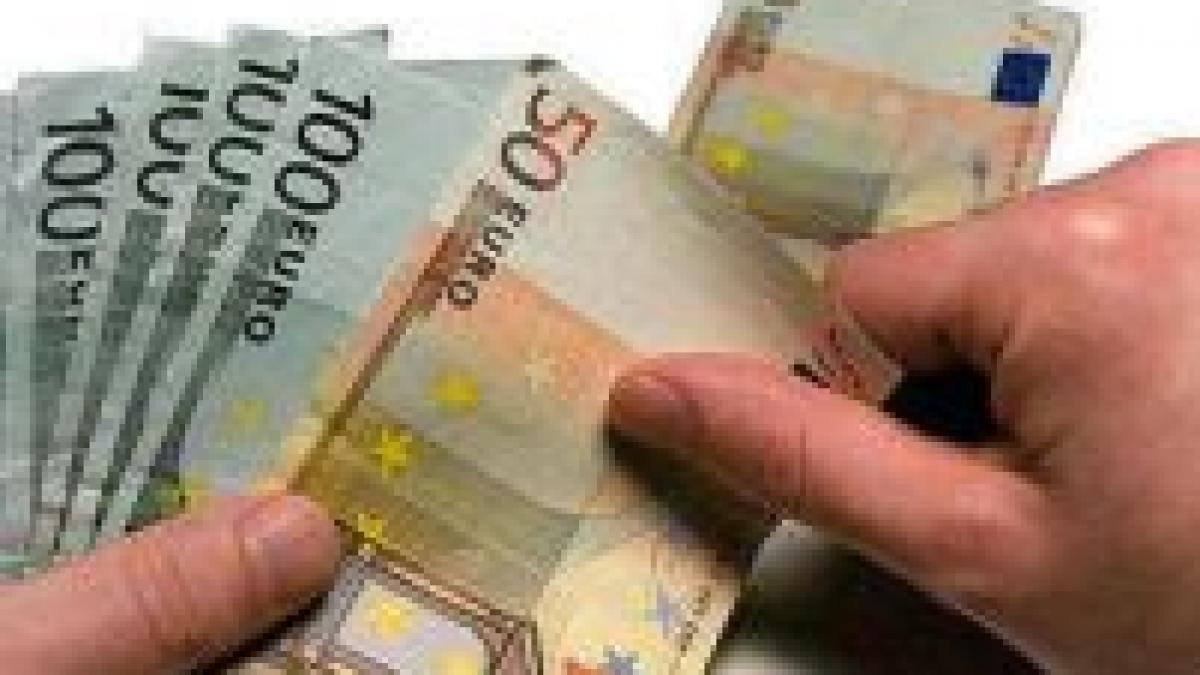 La sfârşitul lui 2008, cursul de schimb va fi de 3,0843 lei/euro 