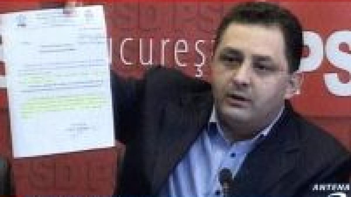 Vanghelie a anunţat două excluderi din partid