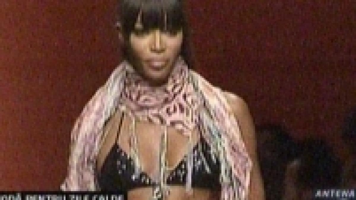 Naomi Campbell ? vedeta de la Milano <font color=red>(VIDEO)</font>