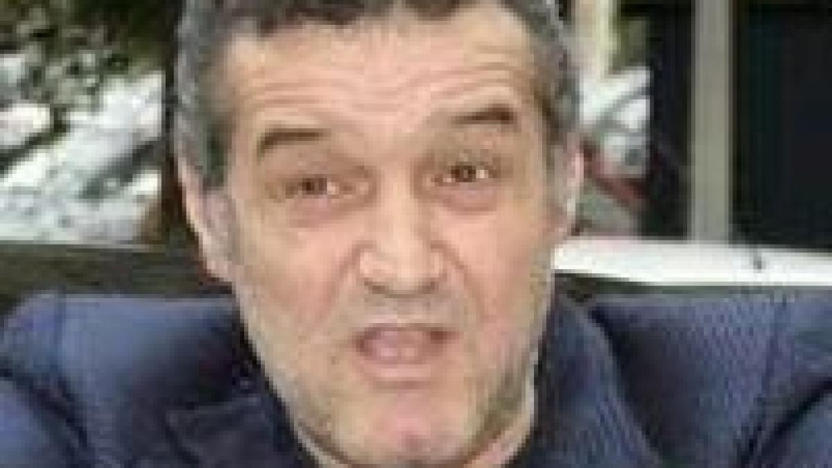 Becali vrea să-i izoleze pe homosexuali