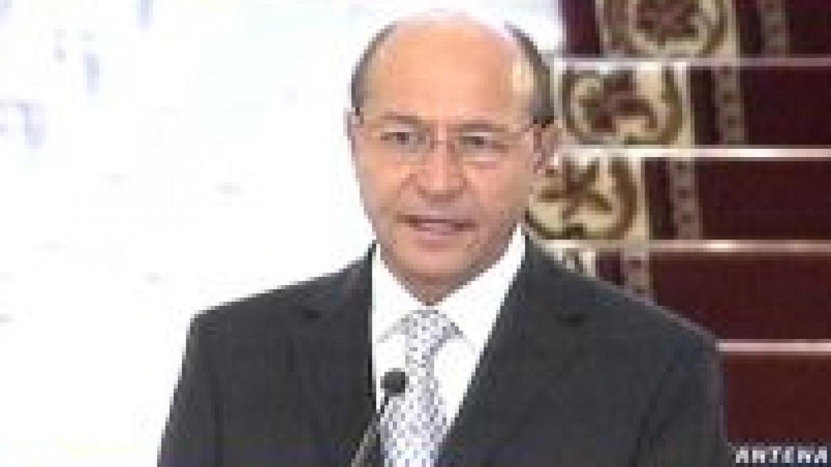 Băsescu: Chiuariu se discreditează prin atitudinea faţă de DNA