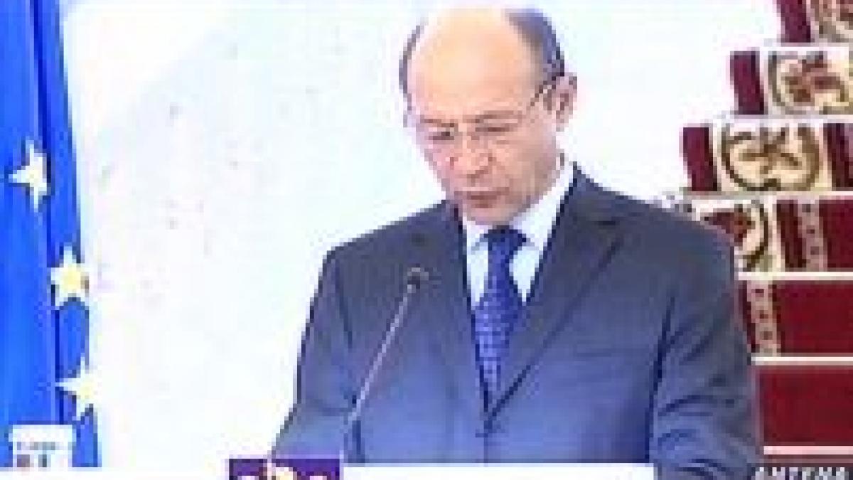 Băsescu: modificarea legii ministeriale are legătură cu trocul PNL-PSD
