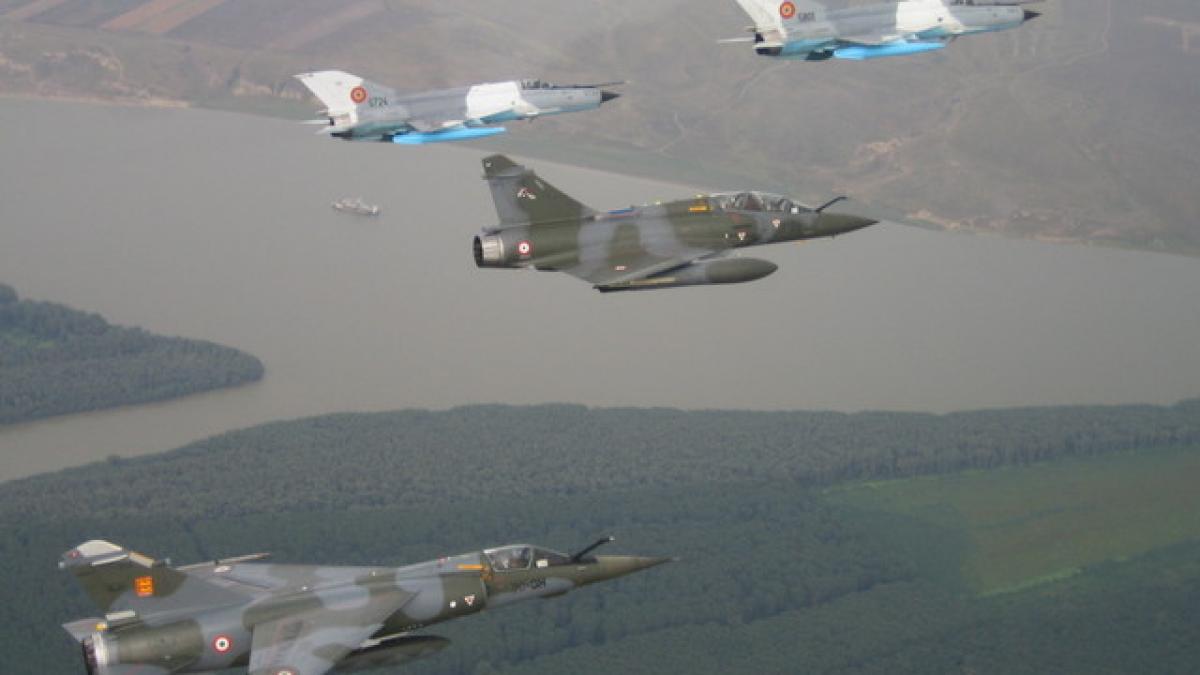 Un avion militar sirian s-a prăbuşit în Damasc