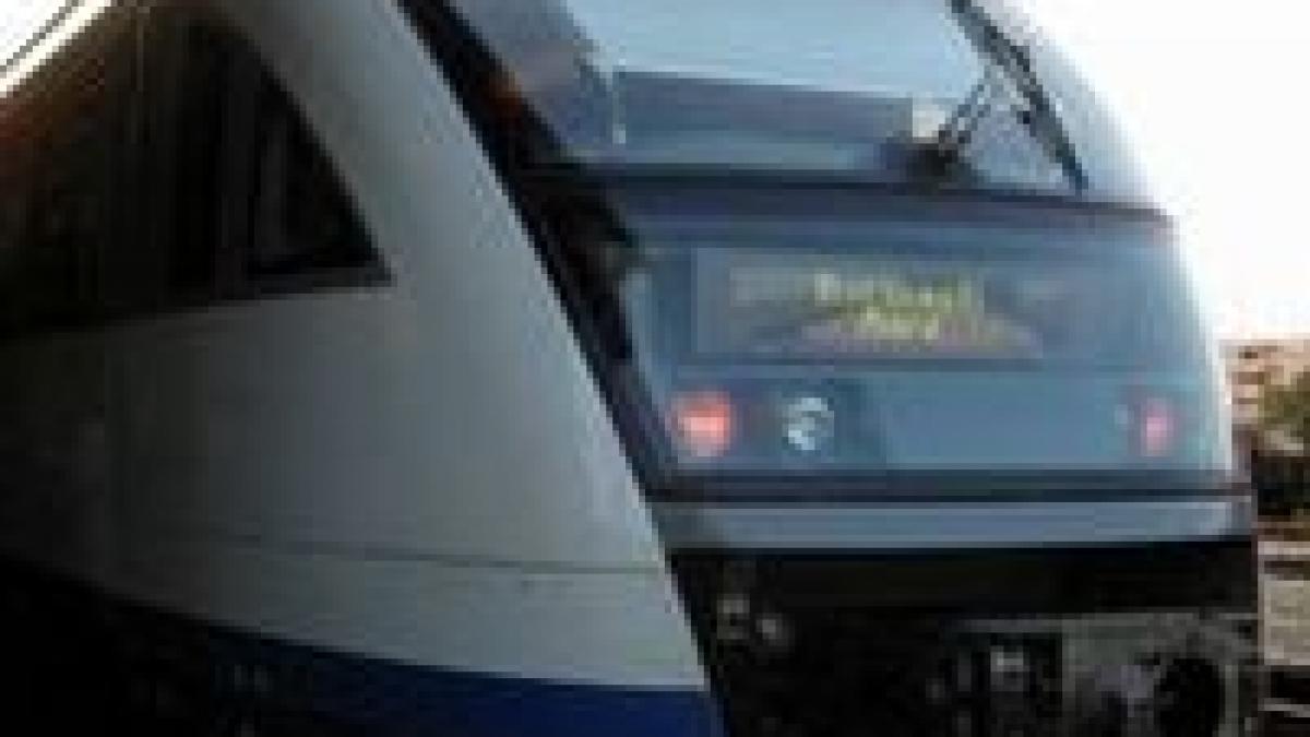 2 fetiţe au murit după ciocnirea unui tren cu o maşină în Olt