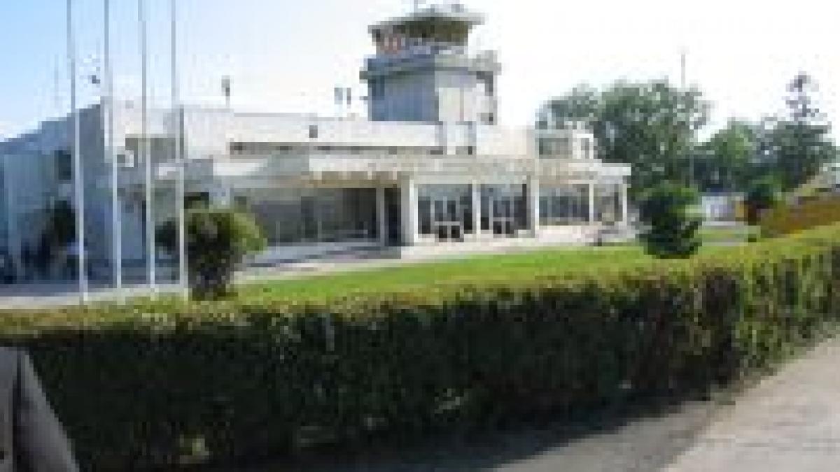 Casele de lângă aeroportul din Cluj riscă să fie dărâmate 