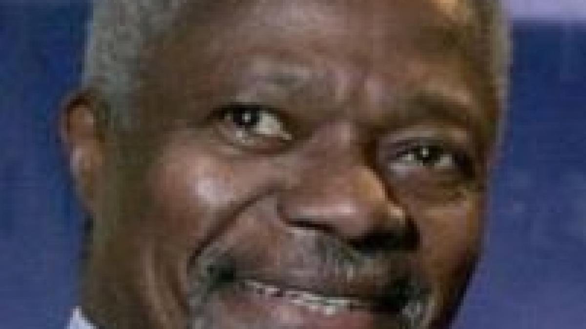 Kofi Annan, decorat de regina Marii Britanii cu titlul de cavaler 