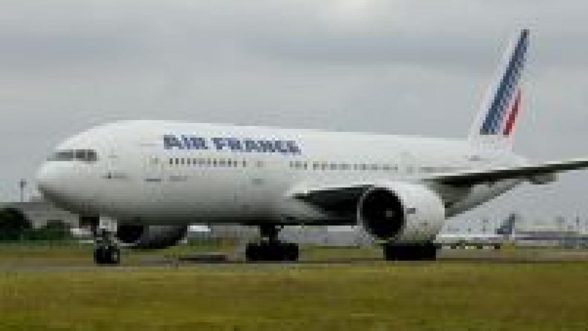 Greva angajaţilor Air France provoacă haos pe aeroporturile din Paris