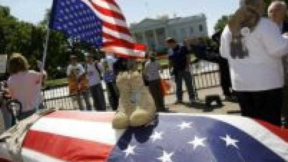 Americanii din 12 oraşe au protestat faţă de războiul din Irak