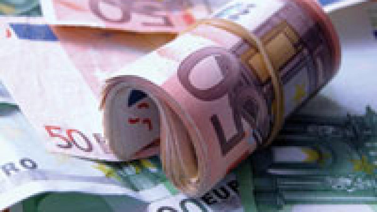 Încă un record al euro, apreciat la 1,4454 dolari