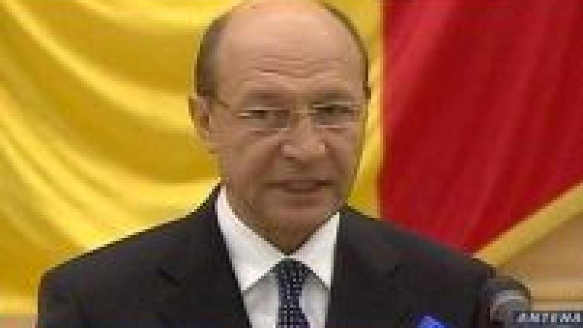 Băsescu: îl voi atenţiona pe Tăriceanu că am văzut români cu acordeoane la Oslo