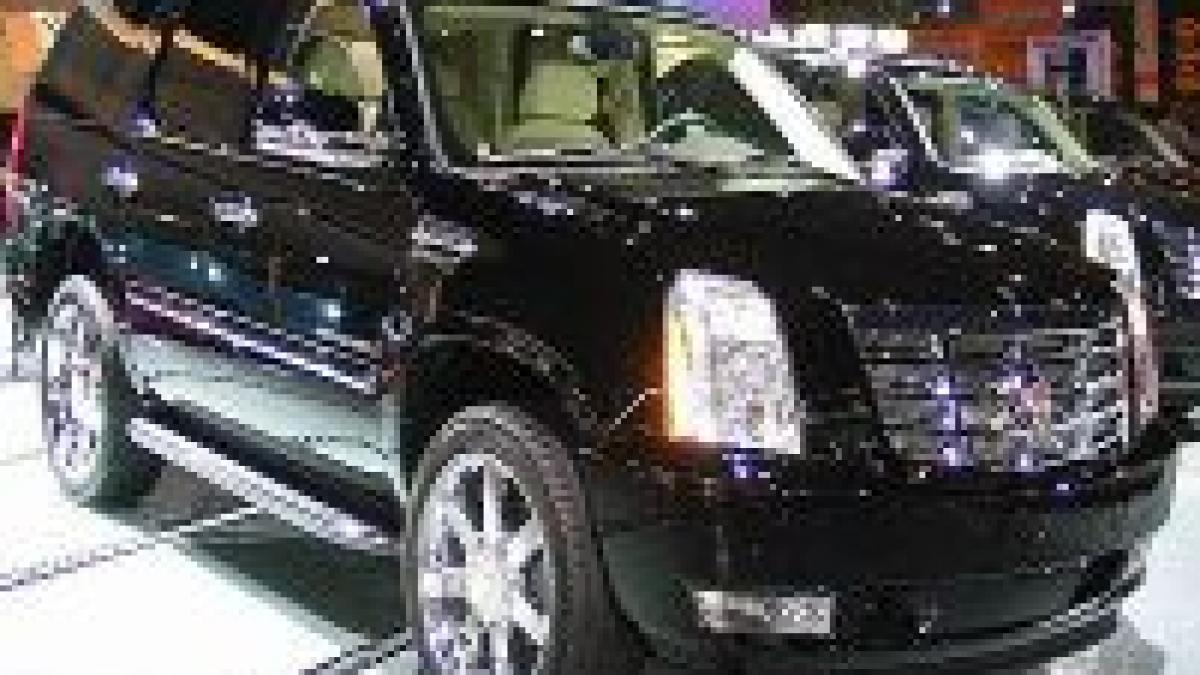 Cadillac prezintă SUV-ul său de lux, Escalade Platinum <font color=red>(GALERIE FOTO)</font>