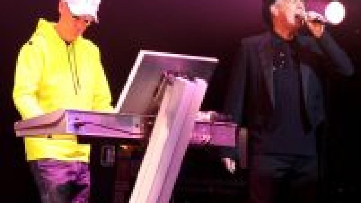 Pet Shop Boys au readus în Bucureşti atmosfera disco a anilor '80