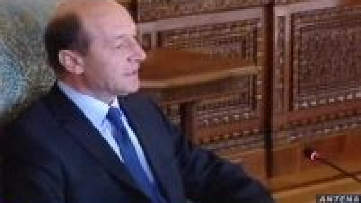 Consultări la Cotroceni. Uninominalul lui Băsescu este "sinucigaş" pentru minorităţi