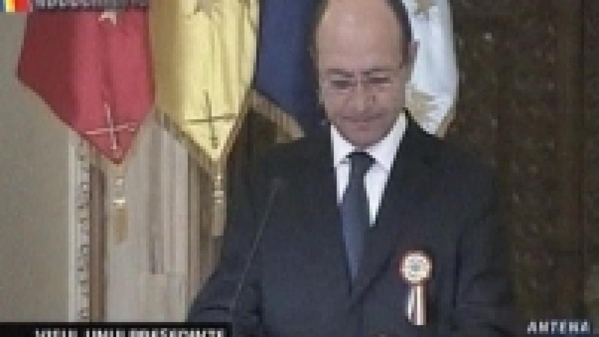 Băsescu îşi doreşte pentru 2008 un prim-ministru competent