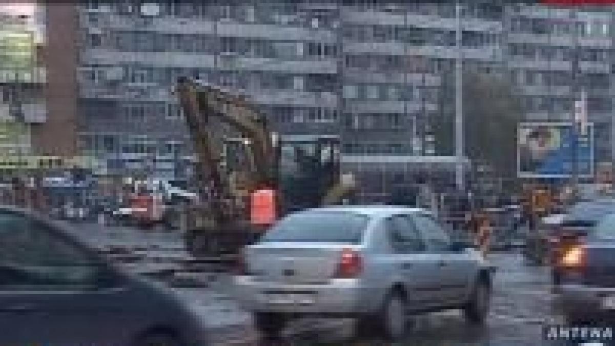 Traficul rutier la suprafaţa pasajului Obor va fi închis pentru 4 zile