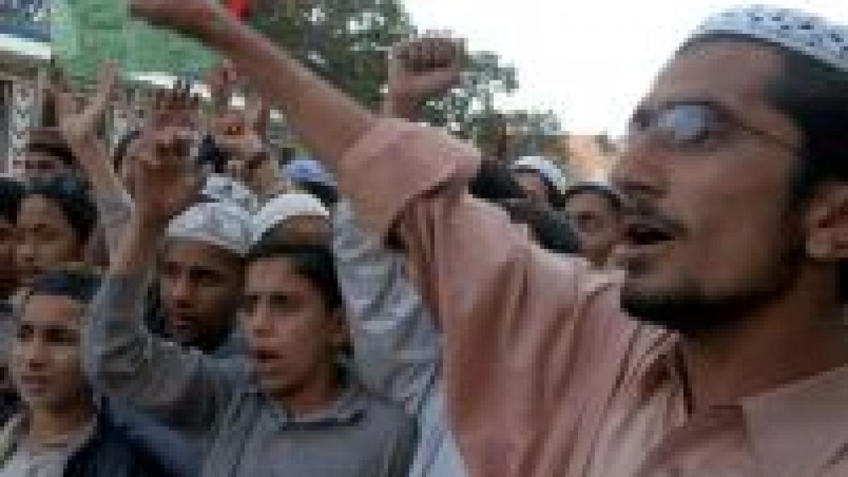 Pakistan. Proteste faţă de proclamarea stării de urgenţă