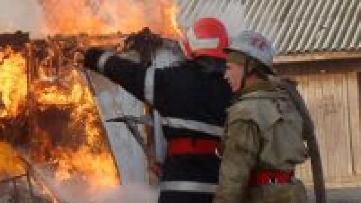 Incendiu puternic la o fabrică din Râşnov