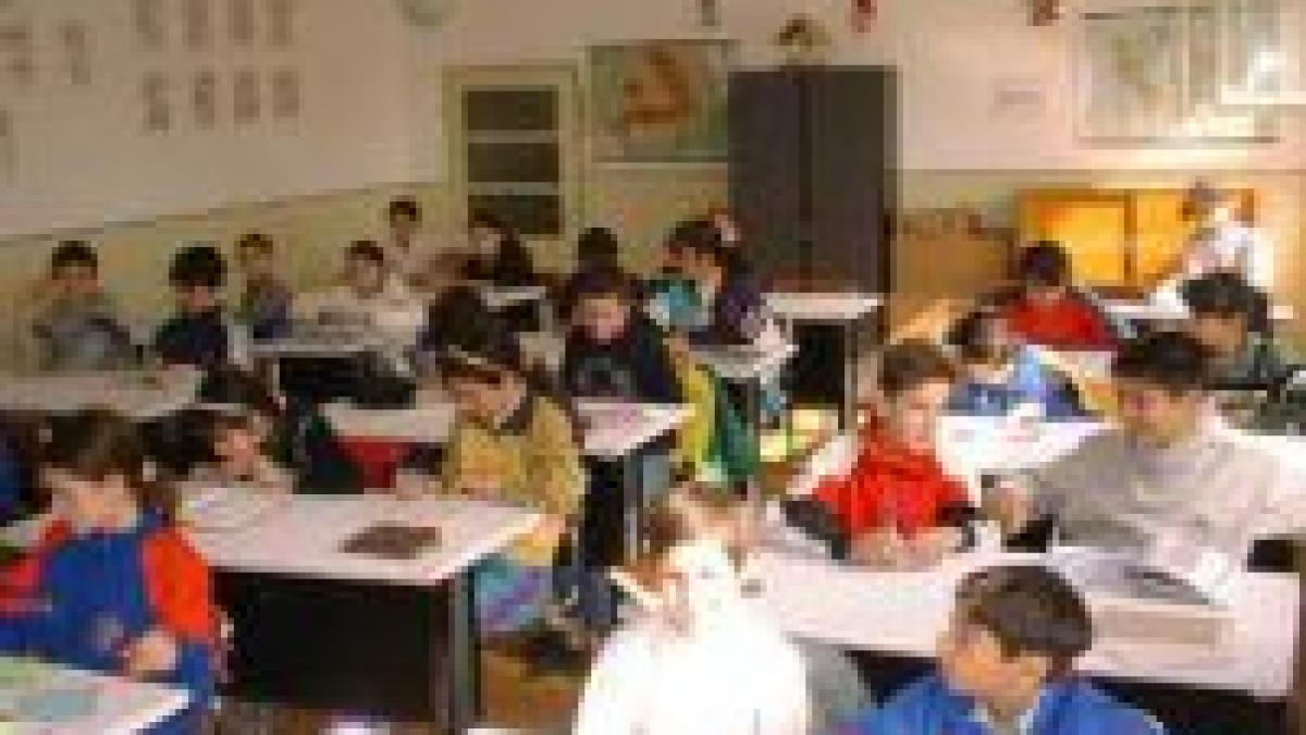 Legile educaţiei vor intra luni în dezbatere publică