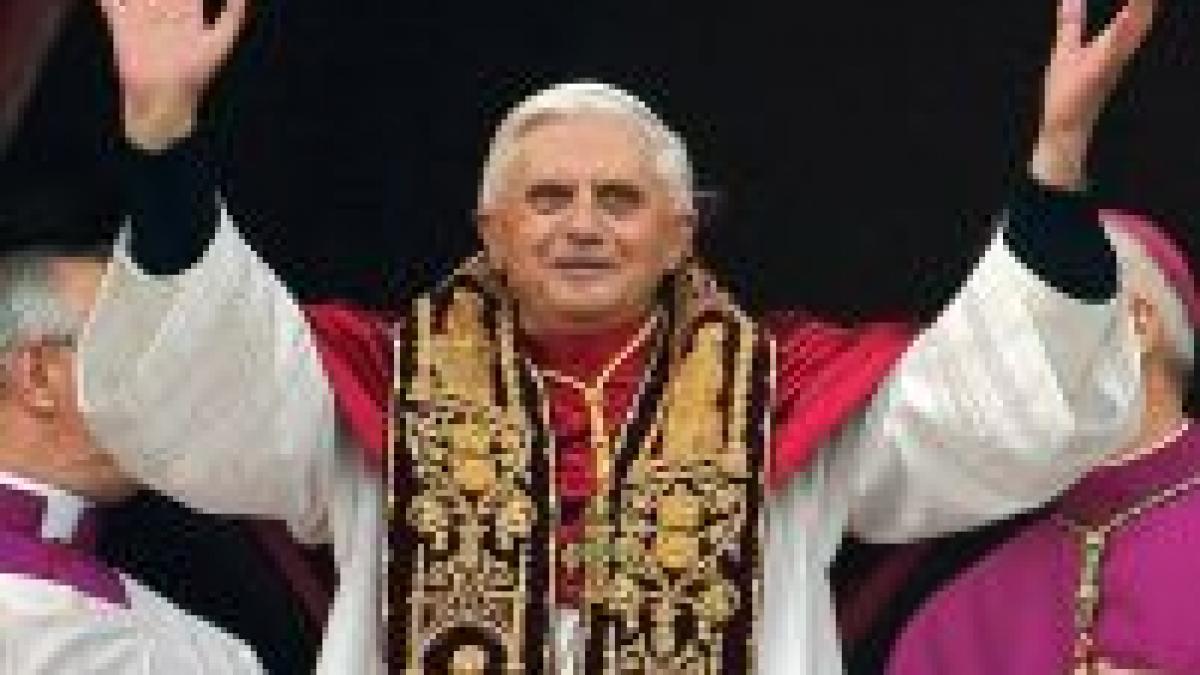 În ziua de Crăciun Papa Benedict îndeamnă oamenii să fie mai buni