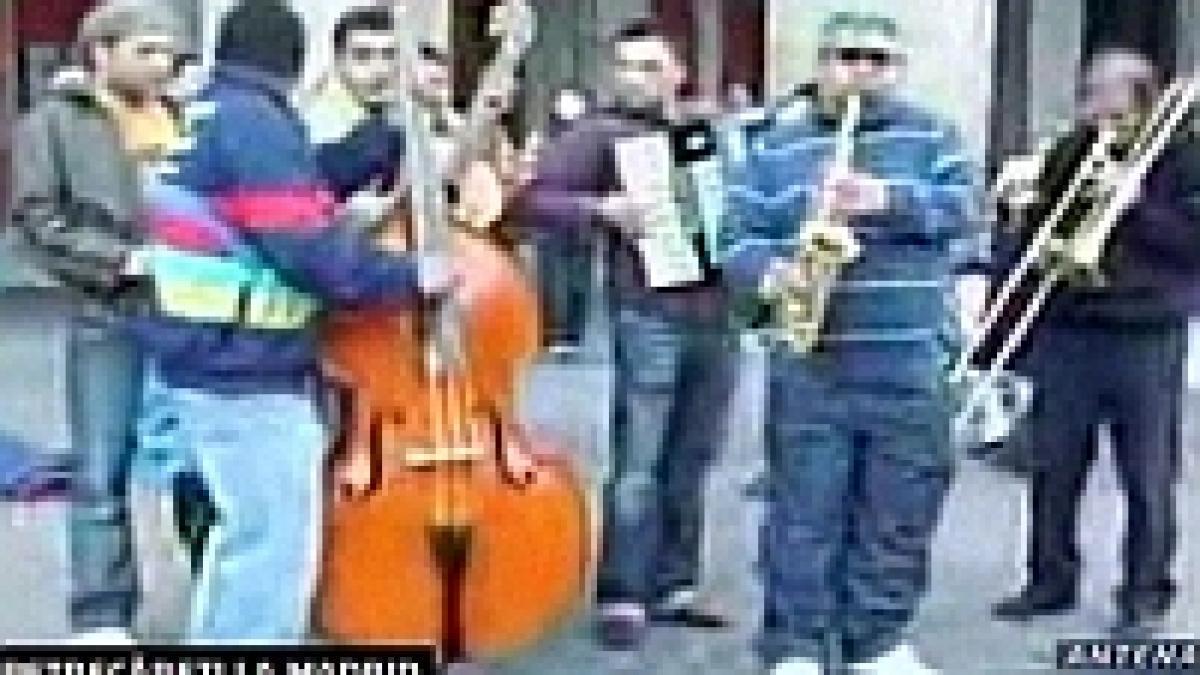 Spania. Un grup de muzicanţi români a făcut senzaţie în Madrid <font color=red>(VIDEO)</font>