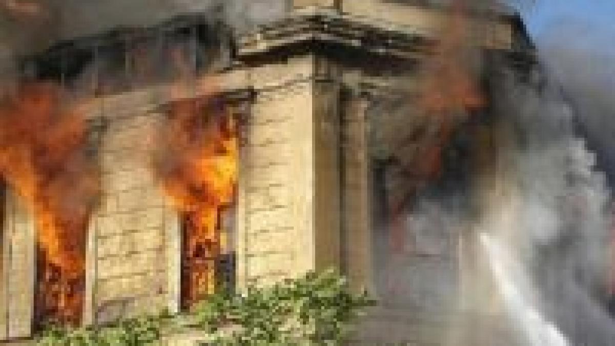 Incendiul de la fabrica de textile "23 August" din Capitală a fost stins