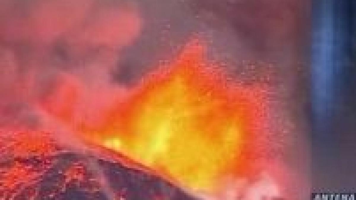 Chile. 700 de oameni au fost evacuaţi din cauza erupţiei unui vulcan <font color=red>(VIDEO)</font>