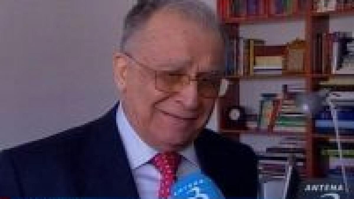 Ion Iliescu şi-a serbat onomastica. Secretele tinereţii "Bunicuţei" <font color=red>(VIDEO)</font>