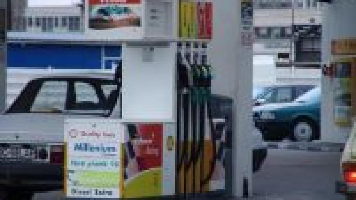 Motorina a devenit mai scumpă decât benzina