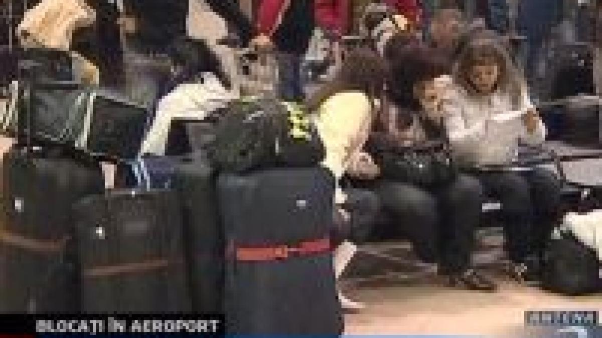 Timişoara. 66 dintre pasagerii blocaţi de luni seară pe aeroport au plecat