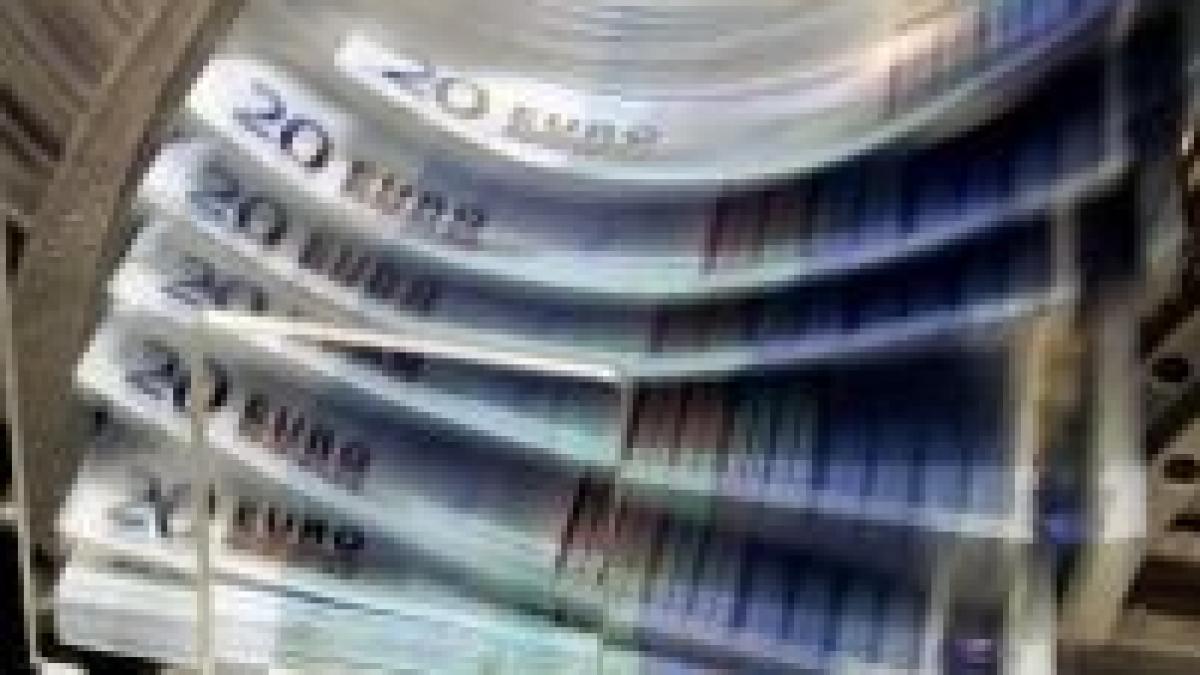 Românii vor putea să-şi facă credite de consum oriunde în UE
