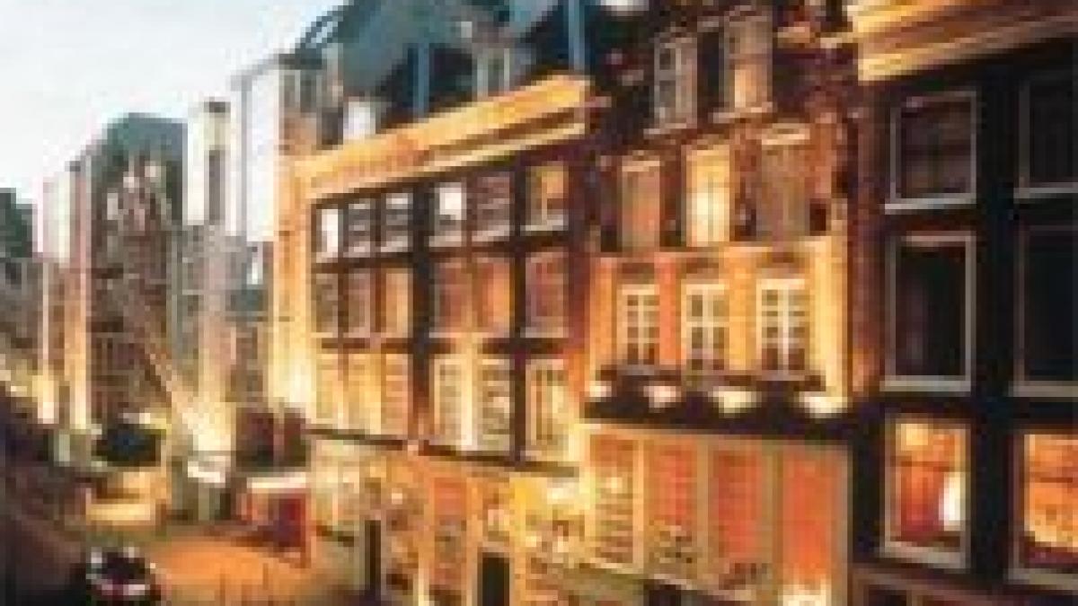 Presa olandeză despre românca găsită moartă într-un hotel din Amsterdam