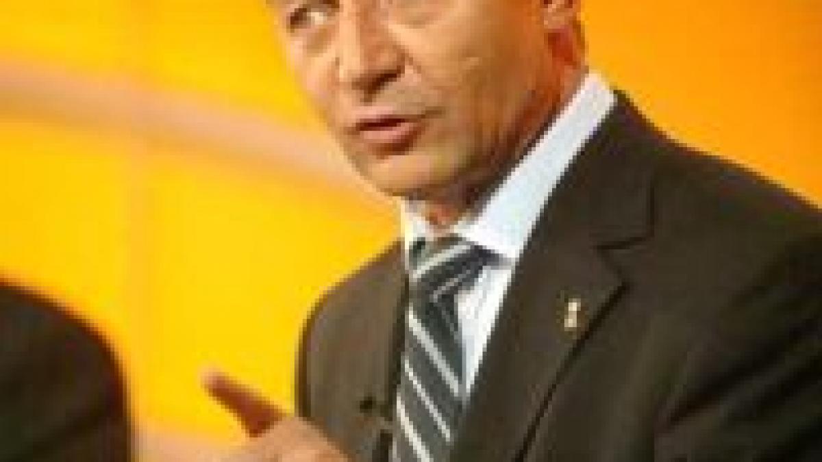 Băsescu i-a dat ultimatum lui Meleşcanu privind trimiterea dosarelor foştilor demnitari la DNA