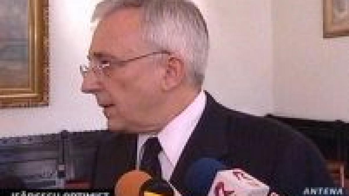 Isărescu: Deprecierea leului e provocată de cheltuielile prea mari la buget