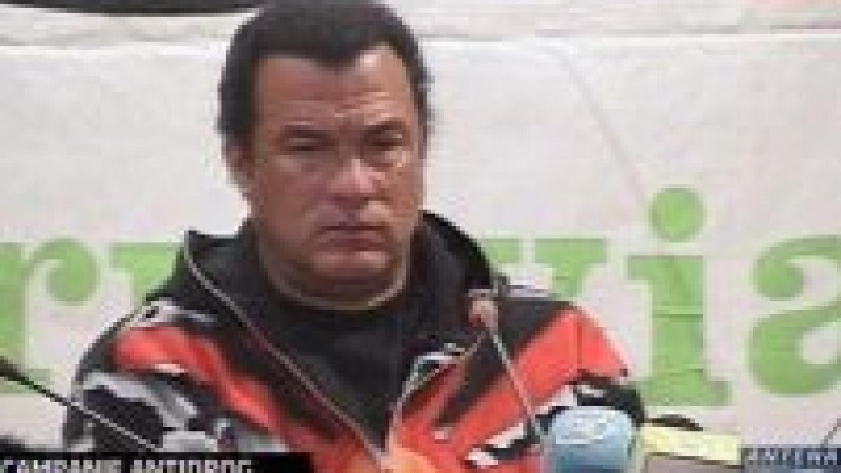 Actorul Steven Segal face campanie antidrog în România <font color=red>(VIDEO)</font>