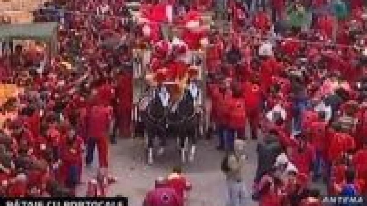 Italia. Bătaie cu portocale, în cadrul unui festival medieval <font color=red>(VIDEO)</font>