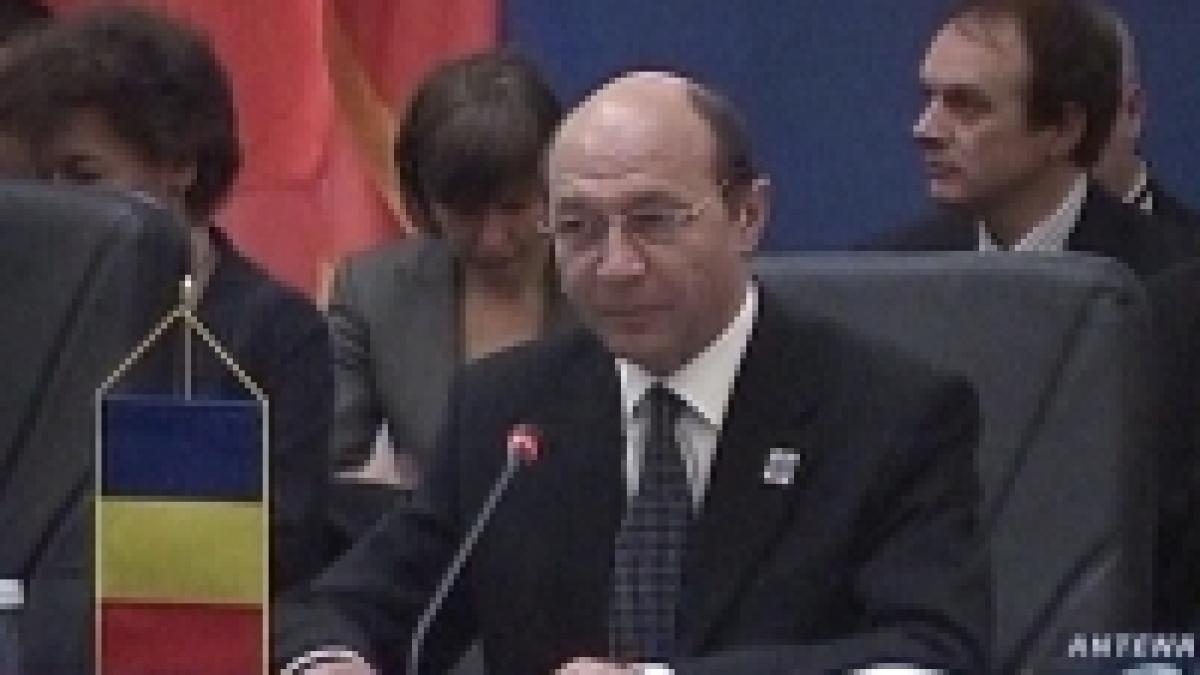 Mai mulţi bani pentru demnitari. Salariul lui Băsescu va depăşi 9.500 de lei