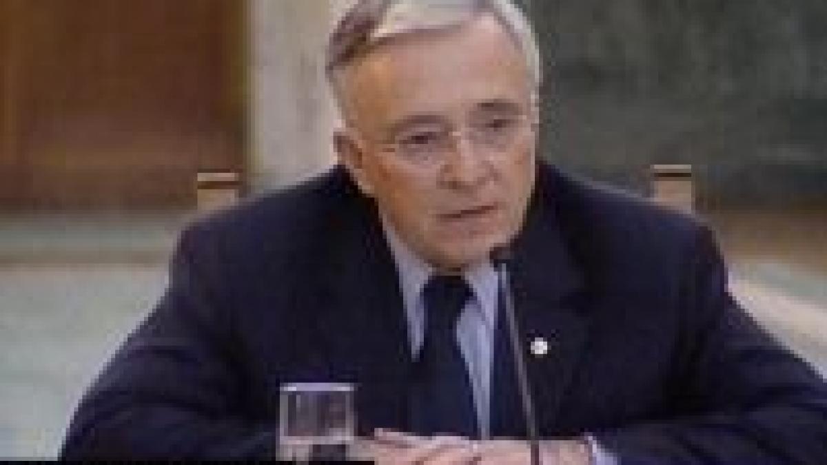 Isărescu: o creştere salarială nejustificată va afecta moneda naţională