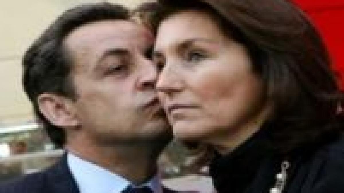 SMS-ul prezidenţial. Sarkozy a dat în judecată o publicaţie online