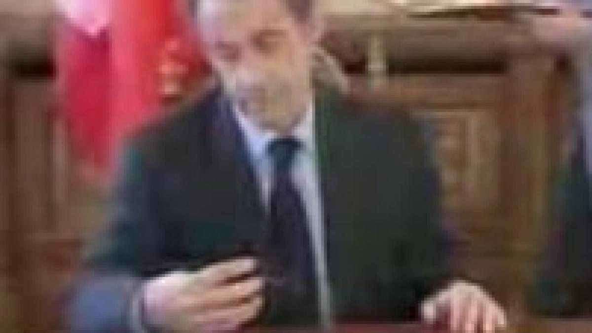 Sarkozy, vedetă pe YouTube. Preşedintele Franţei "împrumută" stiloul lui Băsescu <font color=red>(VIDEO)</font>