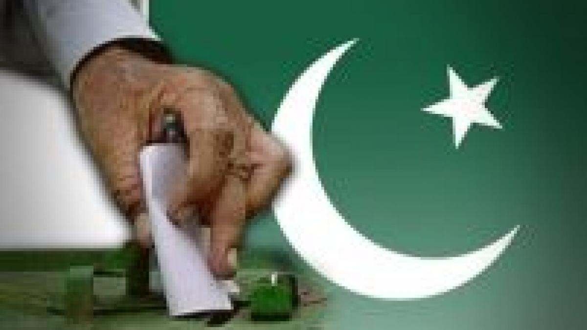 Scrutinul legislativ din Pakistan a debutat cu noi violenţe