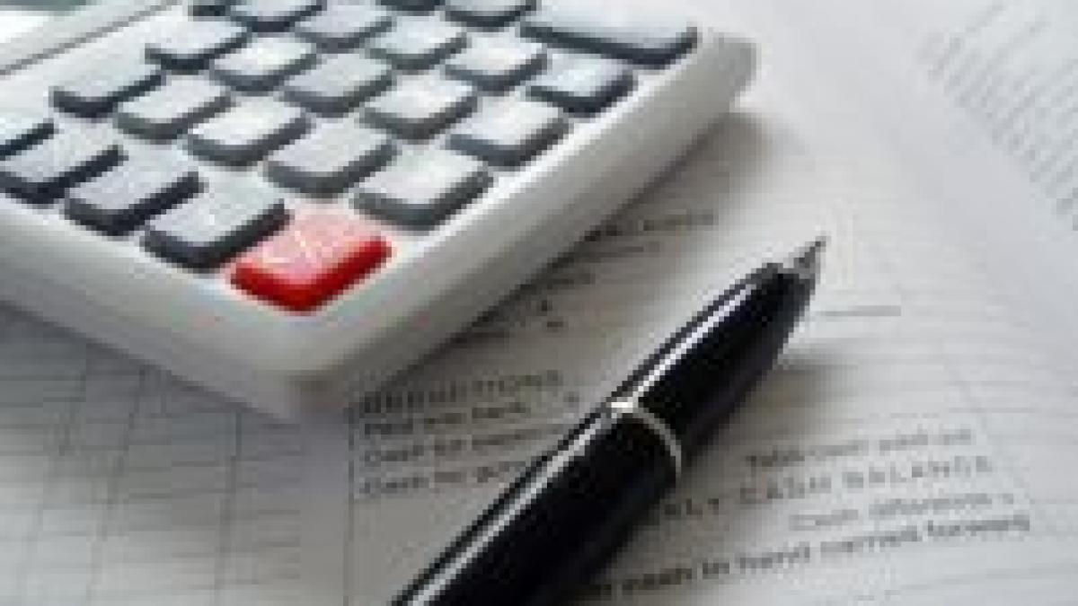 Românii plătesc anual aproximativ 300 de taxe