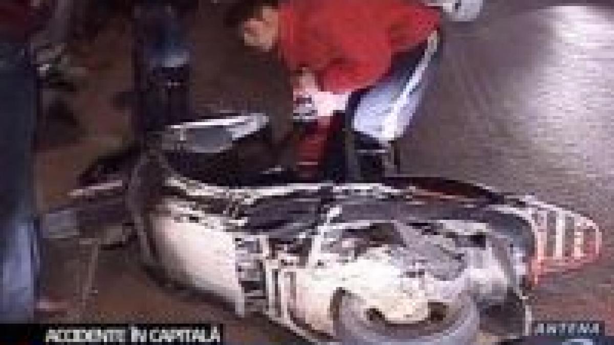 Bucureşti. O motocicletă şi un scuter au provocat două accidente rutiere <font color=red>(VIDEO)</font>